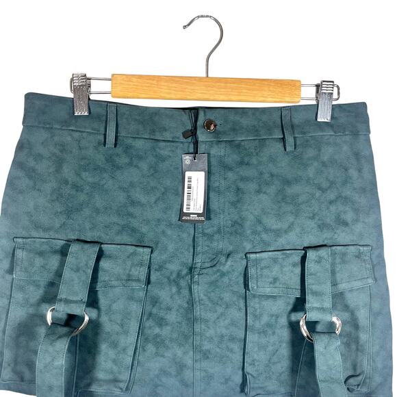 NWT Pretty Little Thing Green Faux Leather Cargo Utility Mini Skirt Size 8 - Picture 9 of 12